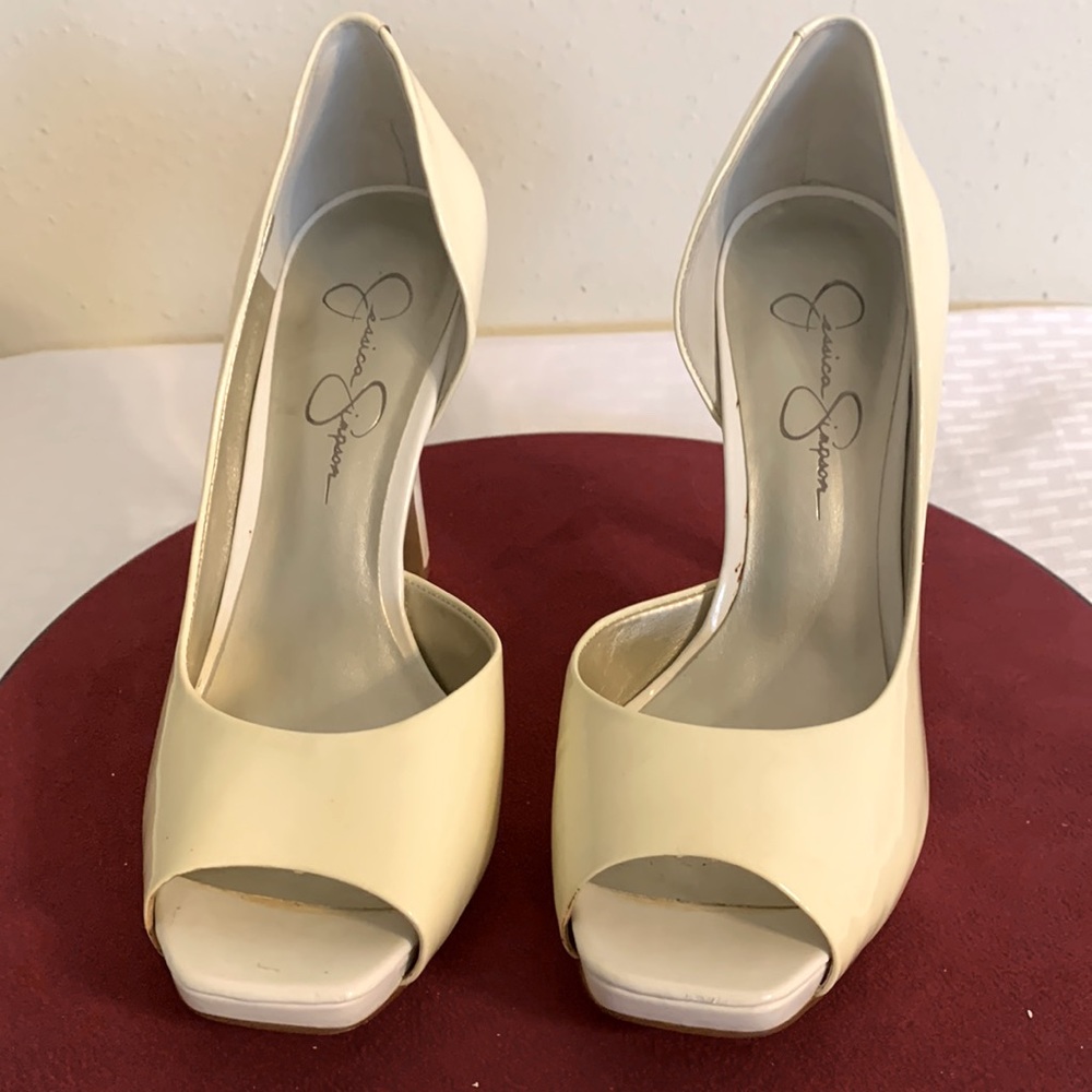 White/ Vanilla 5 inch heels, by Jessica Simpson . Spring/Summer wear
